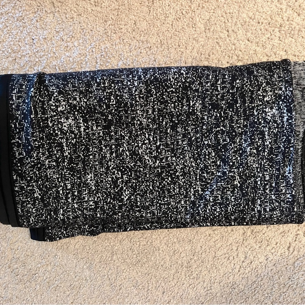 NEW lululemon snap infinity scarf